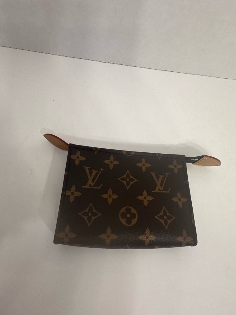 Louis Vuitton Monogram cosmetics bag - Picture 7 of 12